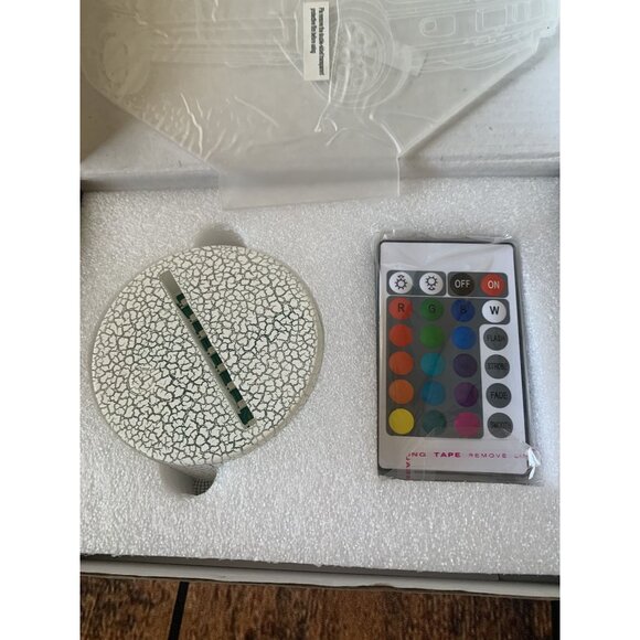 3D LED Night Light With Remote Control & USB Cable - Picture 1 of 1